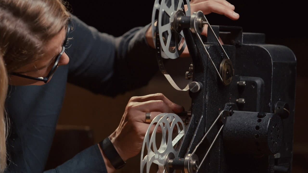 Der Mann mit der kleinen Kamera